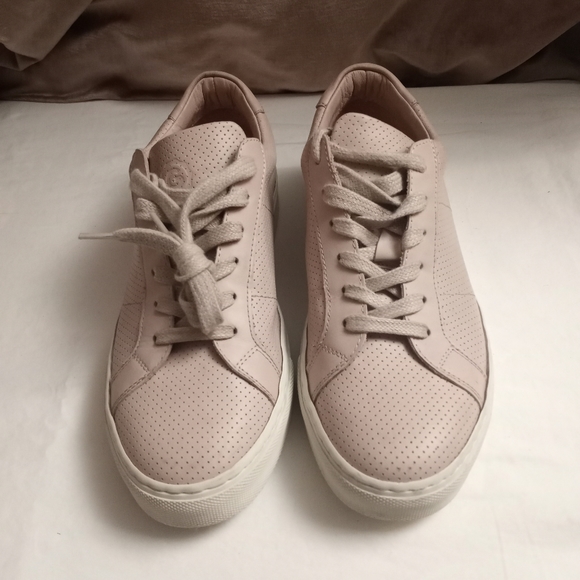 GREATS - The Royale Perforated Women's Sneaker in Blush - Picture 4 of 10